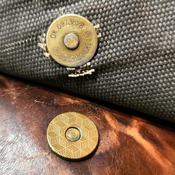 Vintage Frye Distressed Leather Studded Crossbody Saddle Bag EUC - Picture 15 of 16